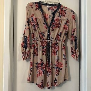 very chic color combination, starchy blouse . see through. maternity